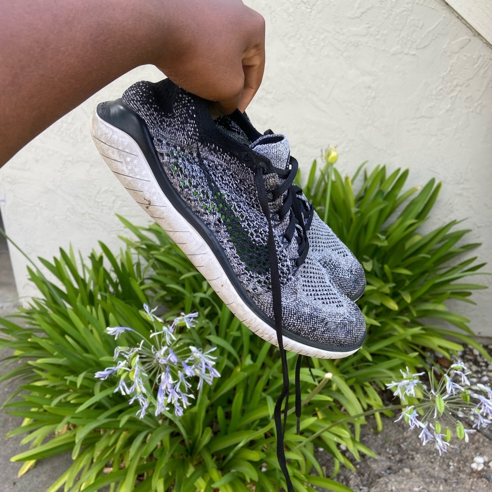 GENTLY USED Nike Womens Free RN Flyknits 2018 Sz10